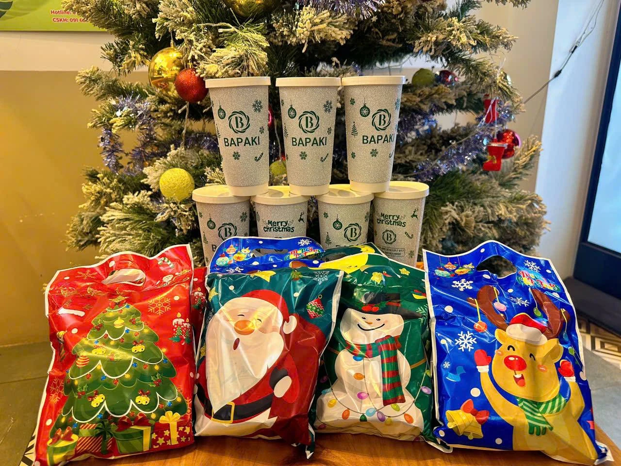 Noel Cực Xịn, Check-in Cực Chất tại Bapaki Tea, Bakery